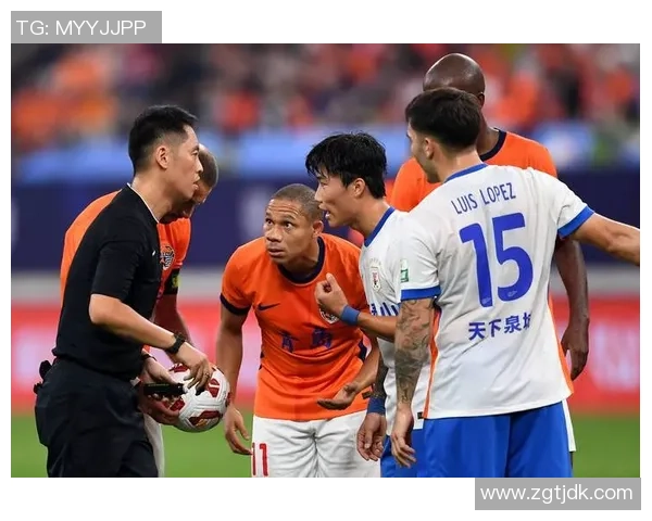 足球明星同性恋话题热议，揭示体育圈中的性别与情感新趋势