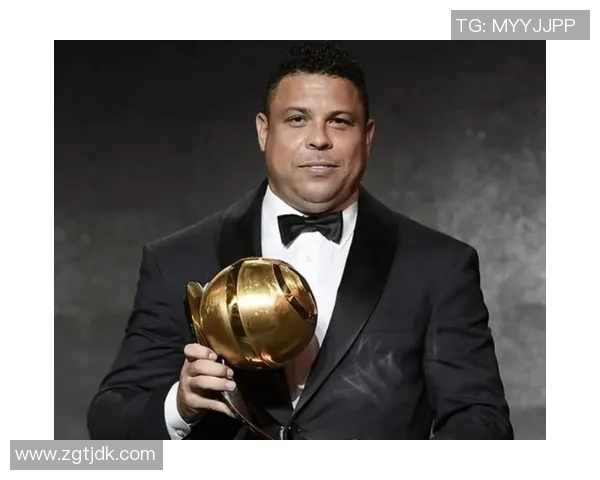 全球足球排名前三十名球员盘点：实力与风采并存的顶级球星解析